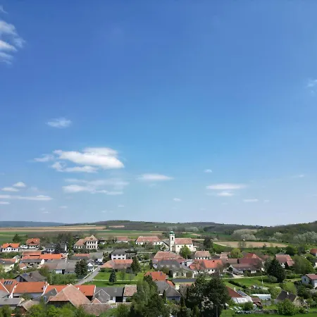Weinkeller Roeschitz * Roggendorf