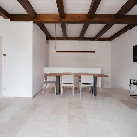 בית נופש Weinkeller Roeschitz