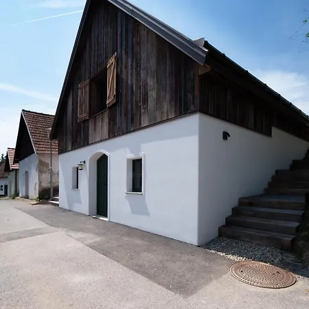 בית נופש Weinkeller Roeschitz