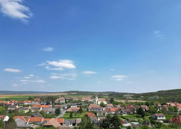 Weinkeller Roeschitz * Roggendorf